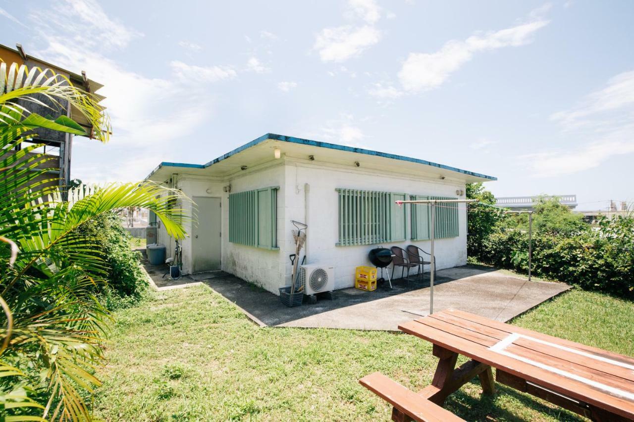 Hotel Whale Okinawa Kadena Exteriér fotografie