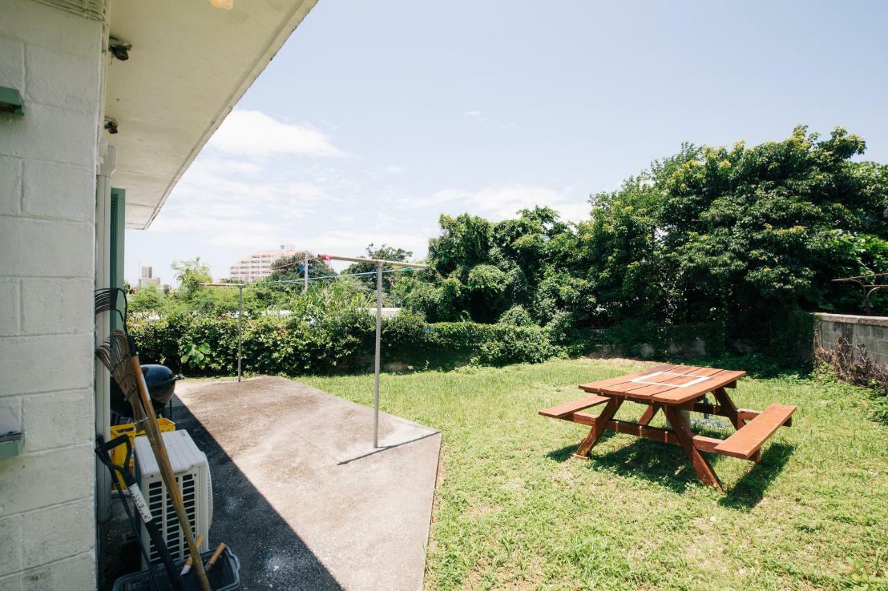 Hotel Whale Okinawa Kadena Exteriér fotografie