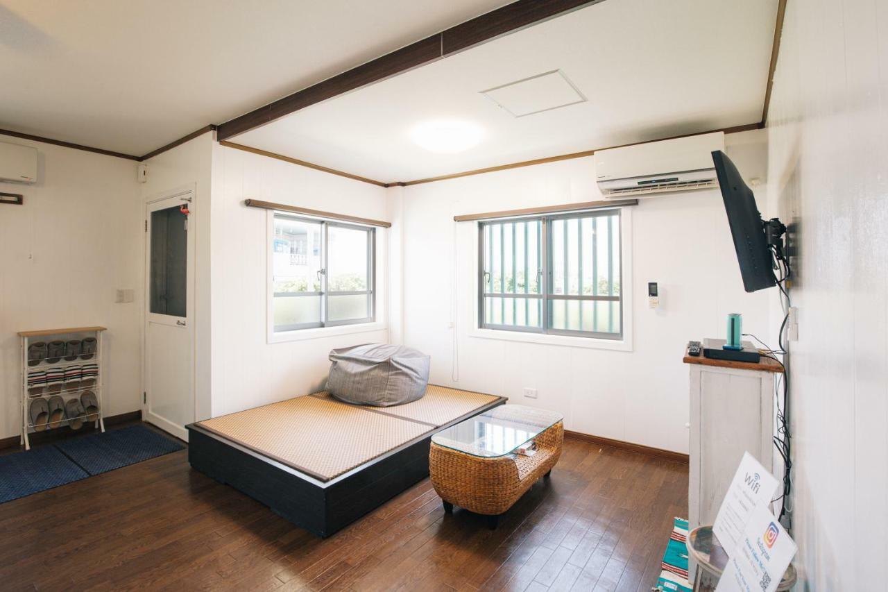 Hotel Whale Okinawa Kadena Exteriér fotografie