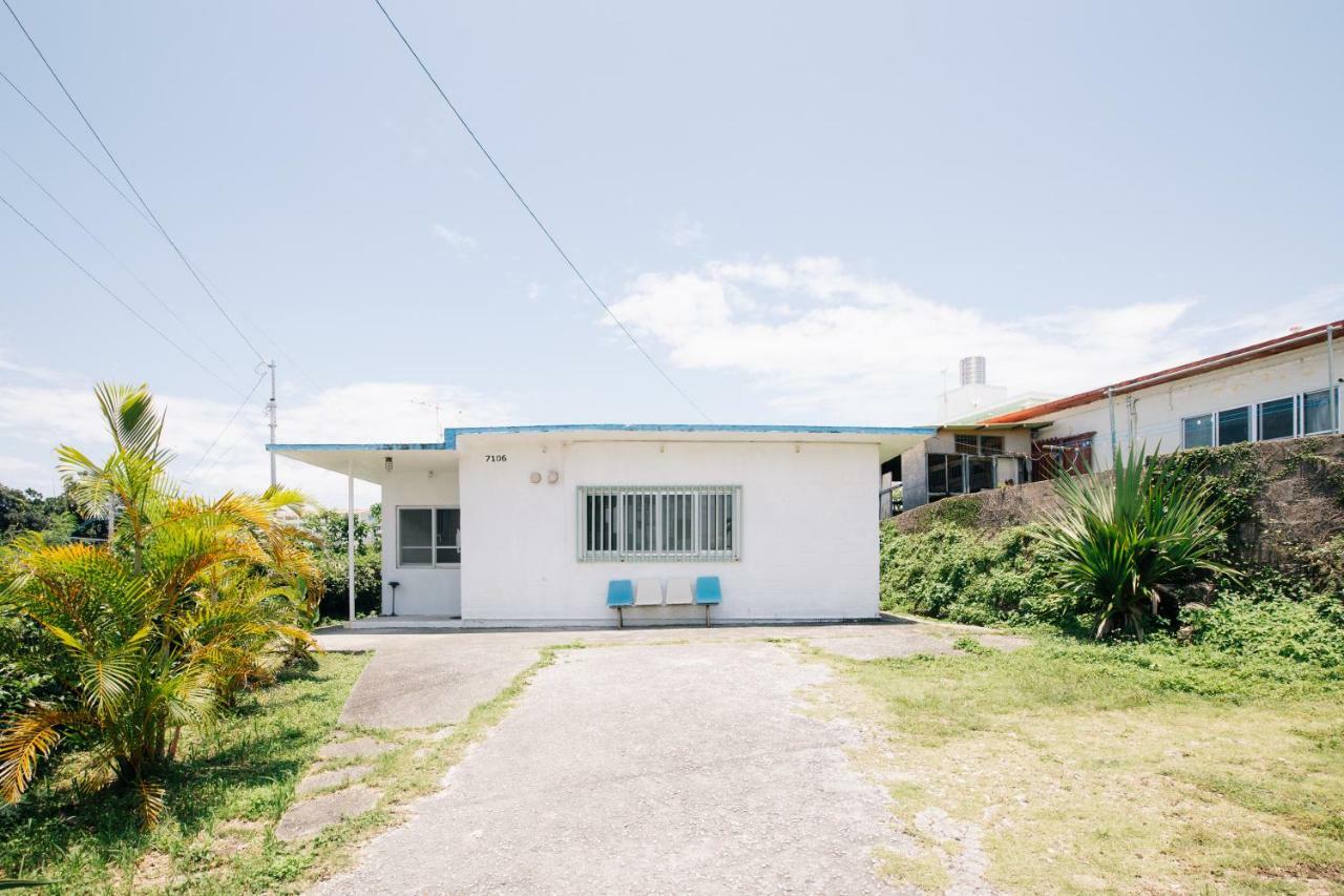 Hotel Whale Okinawa Kadena Exteriér fotografie